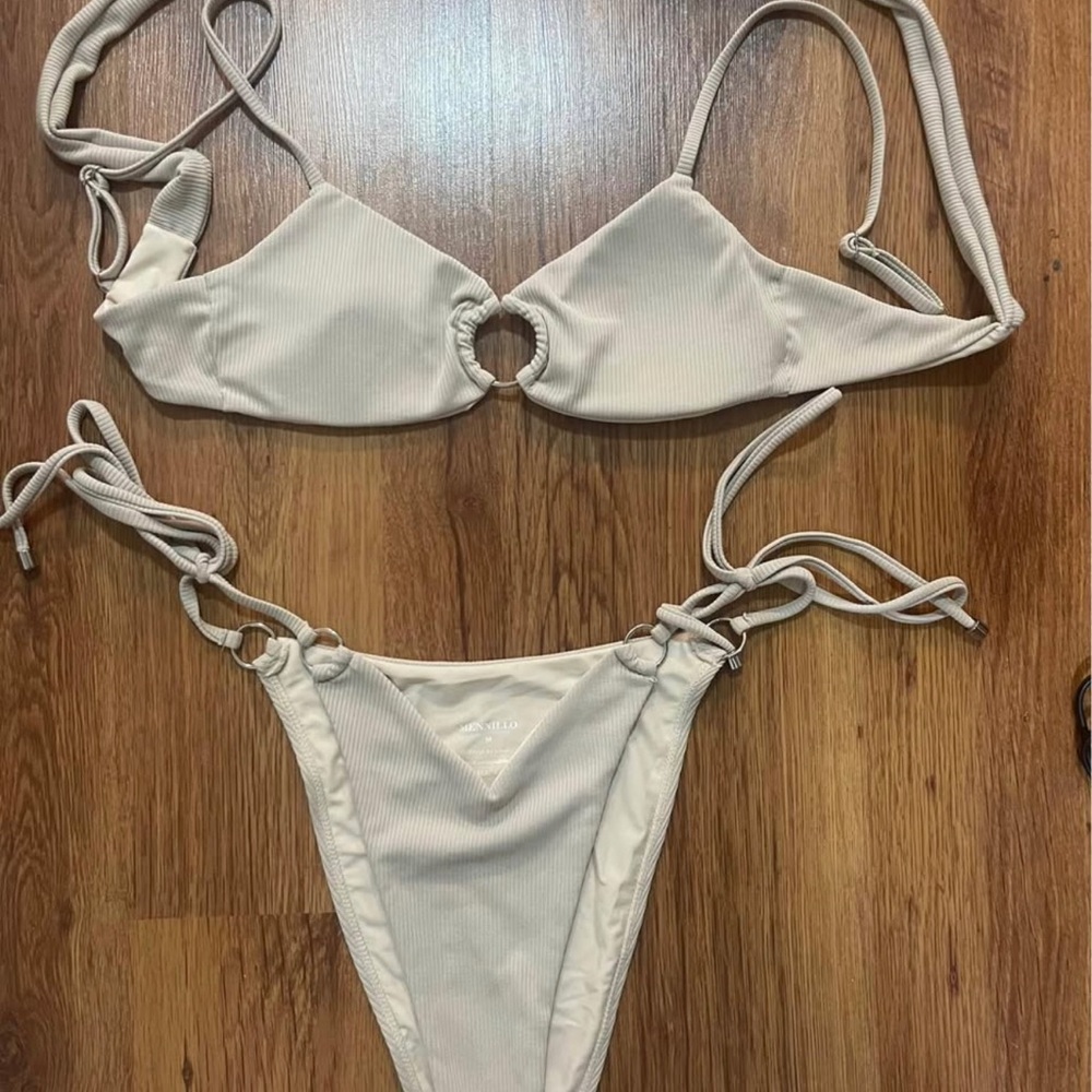 Bikini Mennillo